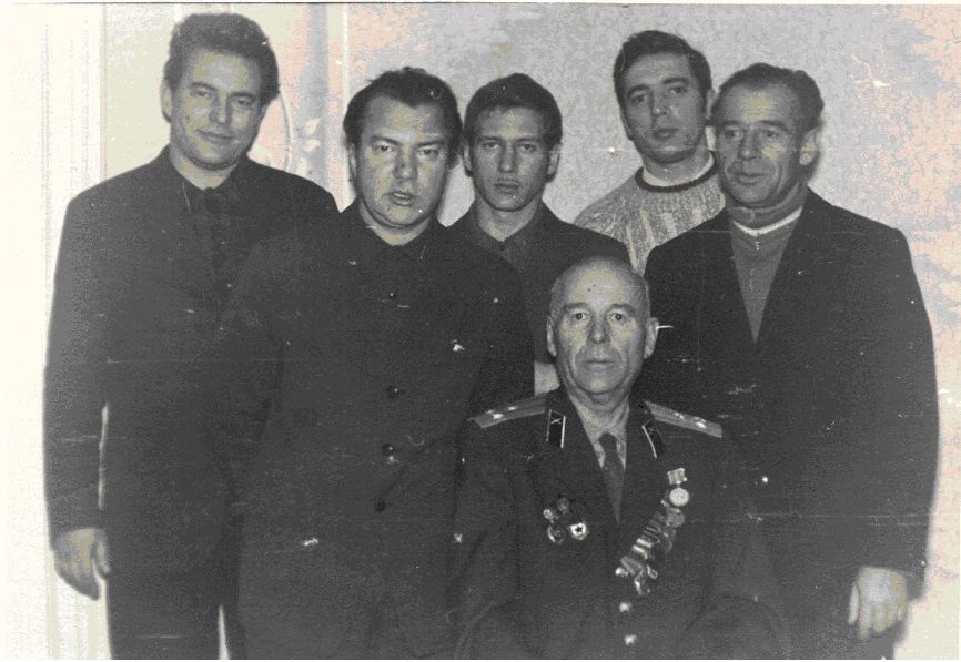 Полковник ЧЕРЕВИЧНЫЙ Василий Антонович и его сыновья-офицеры.
